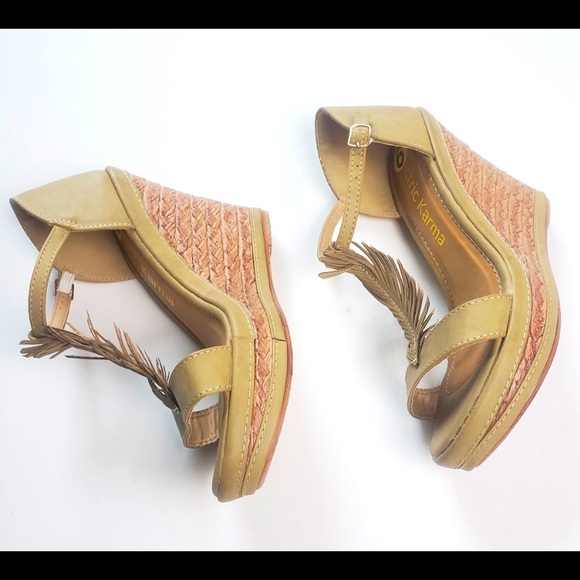 ELECTRIC KARMA Feather Accent Wedge Sandals!NEW! - Picture 2 of 6